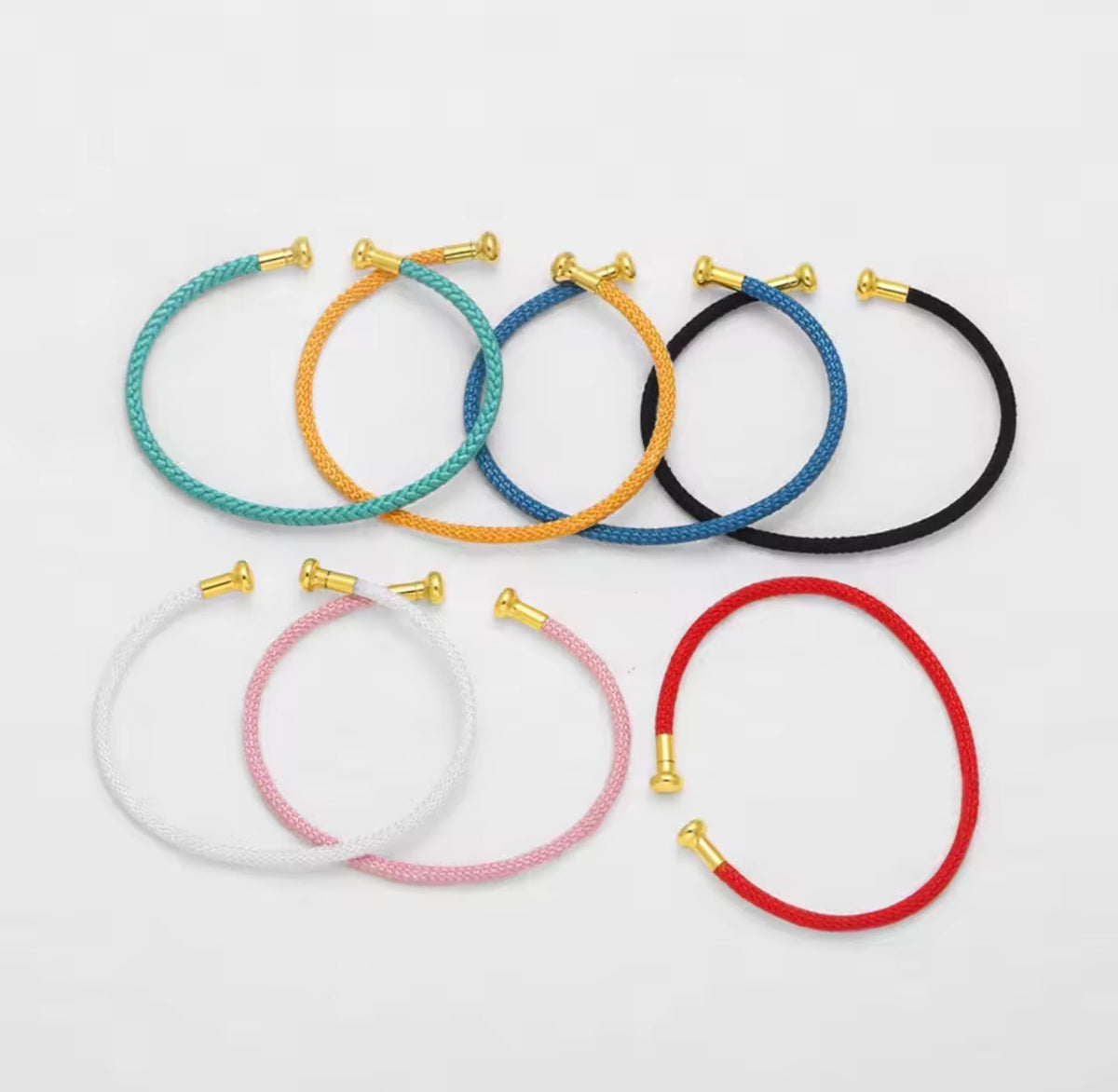 COLOR BRACELETED