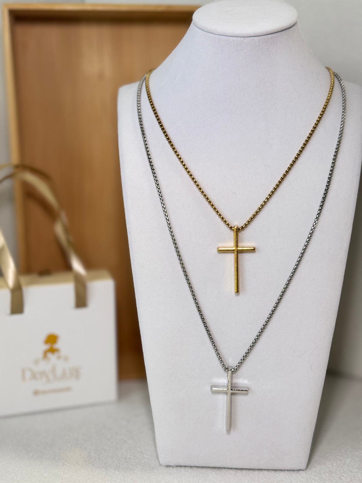 Men’s Stainless Steel Cross Necklace – Gold or Silver