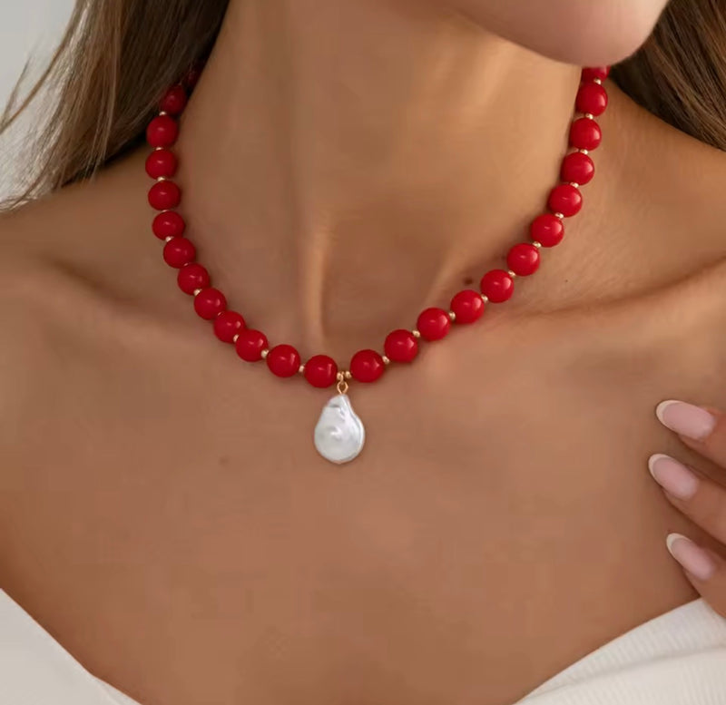 Acrylic Beaded Choker Necklace with Baroque Pearl Pendant