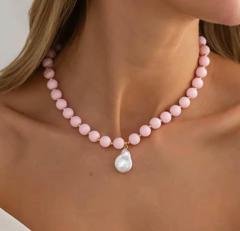 Acrylic Beaded Choker Necklace with Baroque Pearl Pendant