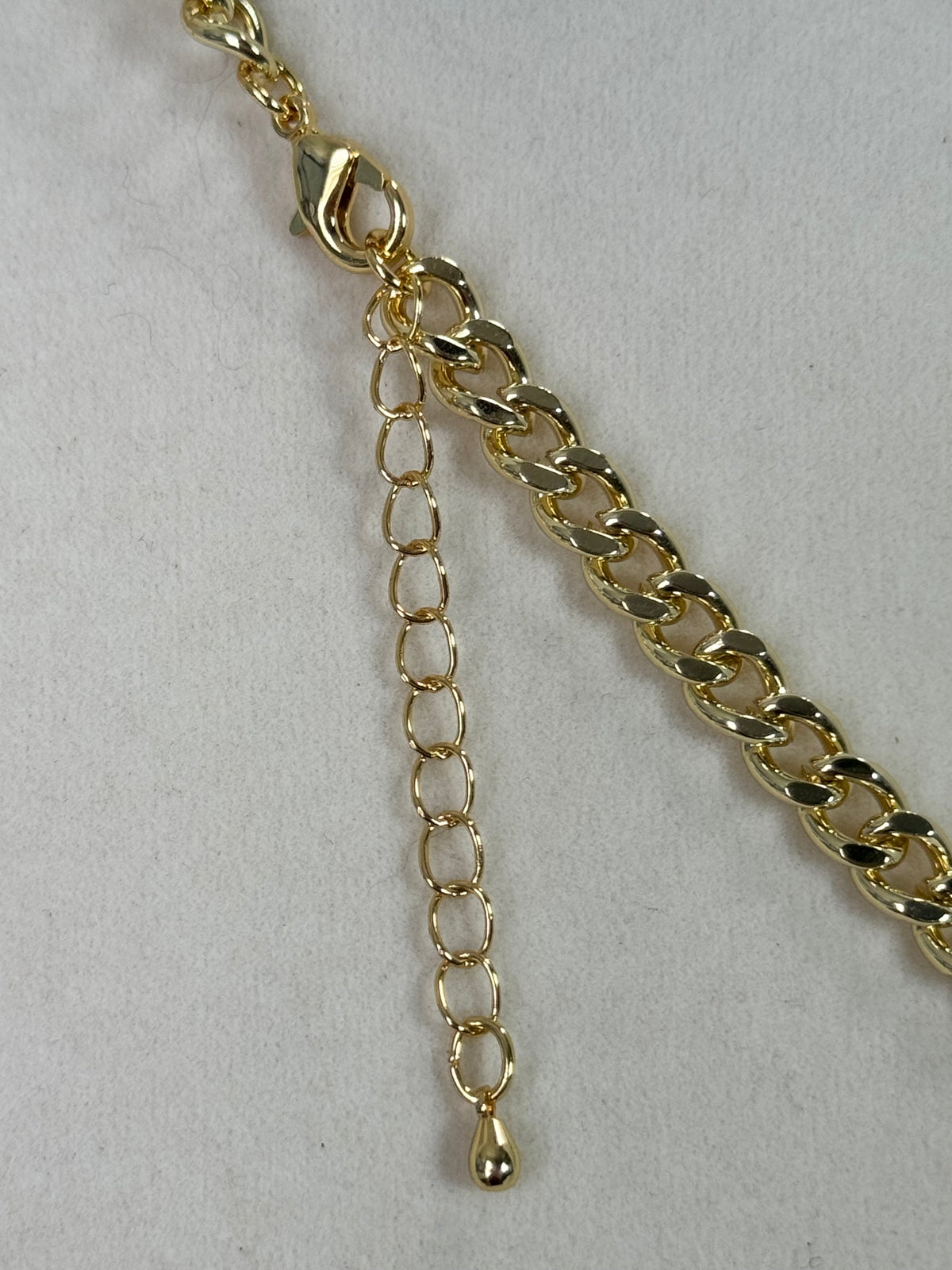 6mm 18K gold plated Cuban link chain necklace with 18 inch length and 2 inch extender