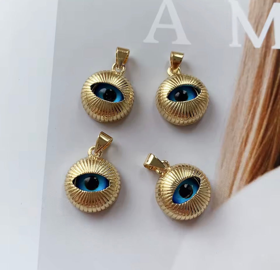 Gold Evil Eye Heart Pendant – 16mm, 20mm & 22mm